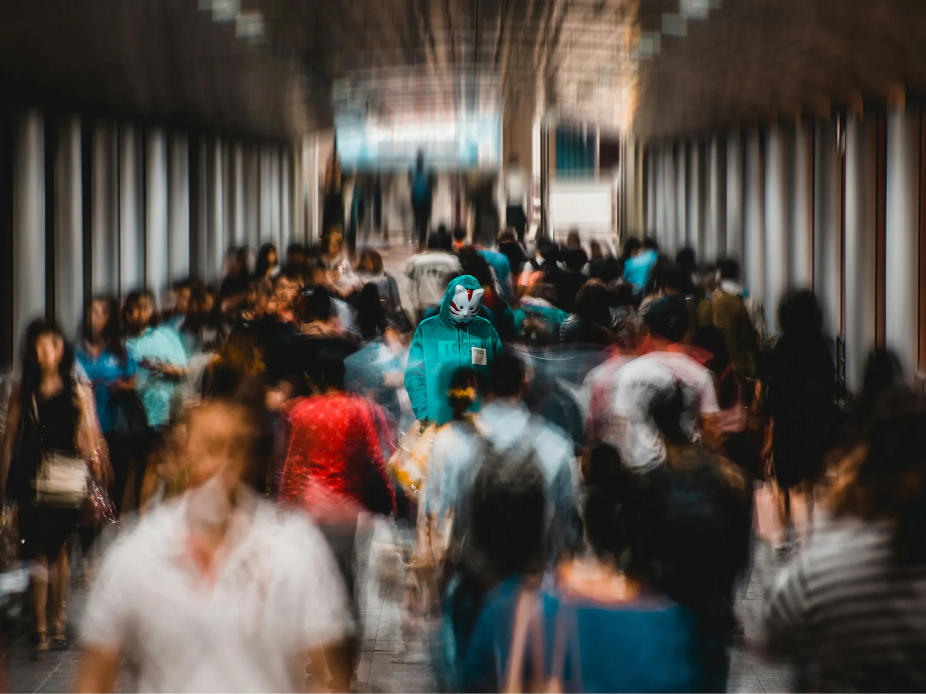 Zamegljena fotografija množice